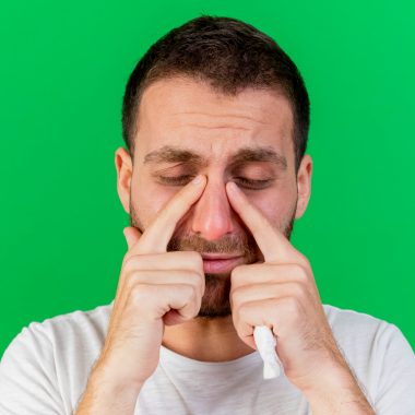 De ce îmi curge nasul tot anul, chiar și când nu sunt răcit?