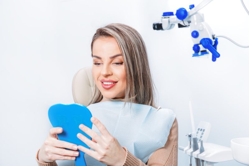 Translucența zirconiului și estetica restaurărilor dentare, de ce contează lumina care trece prin coroană
